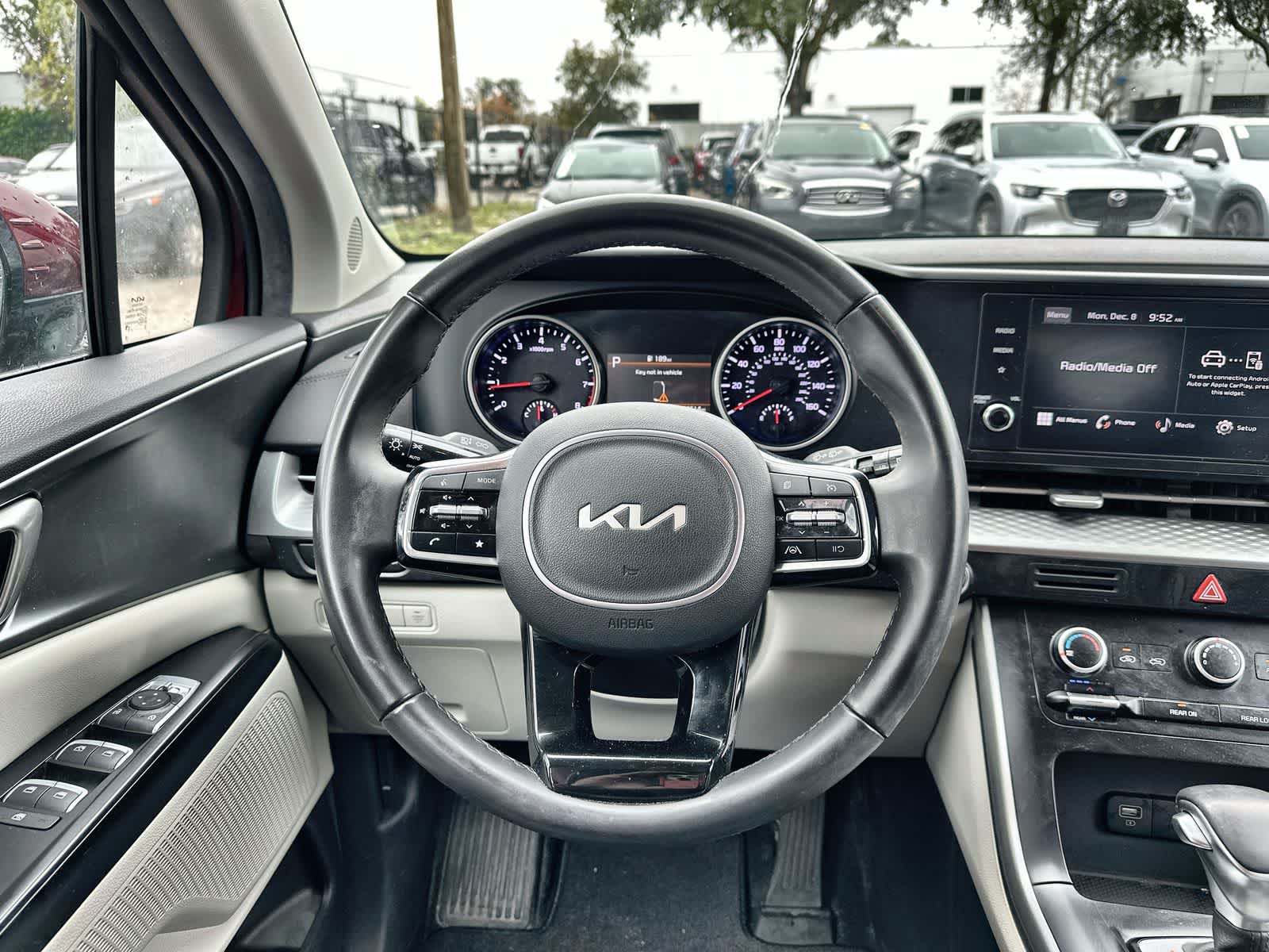 Thumbnail: 2024 Kia Carnival - 15