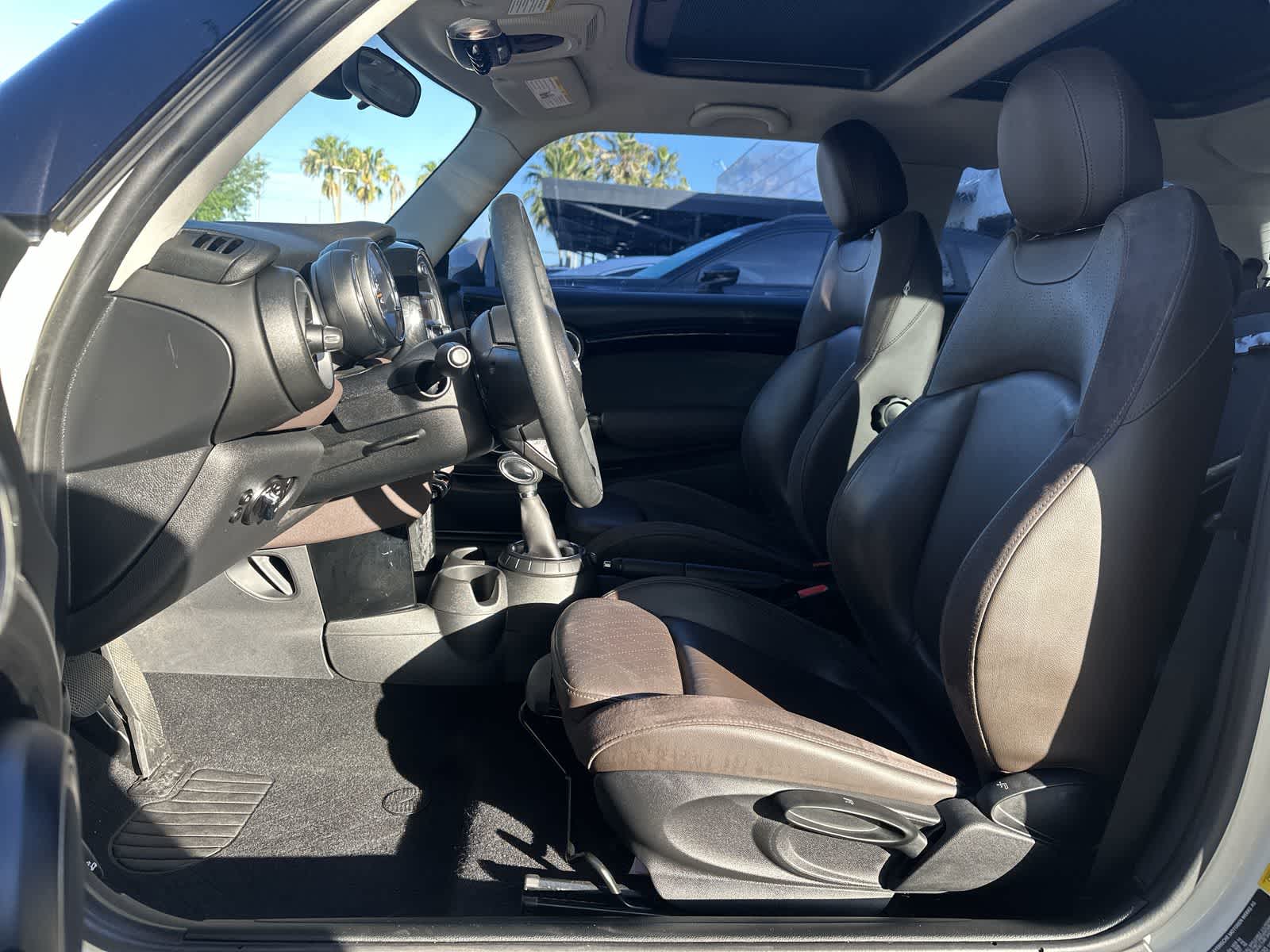 Thumbnail: 2014 MINI Cooper Hardtop - 3