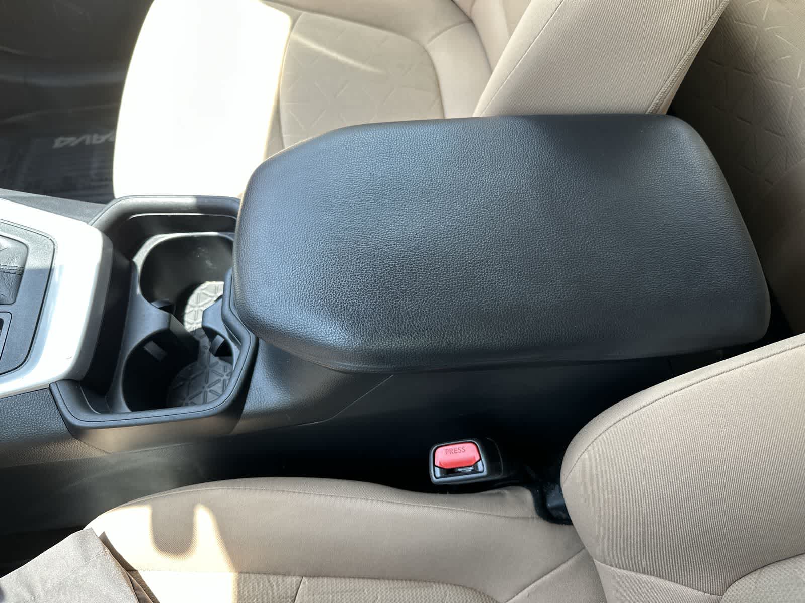 Thumbnail: 2019 Toyota RAV4 - 22
