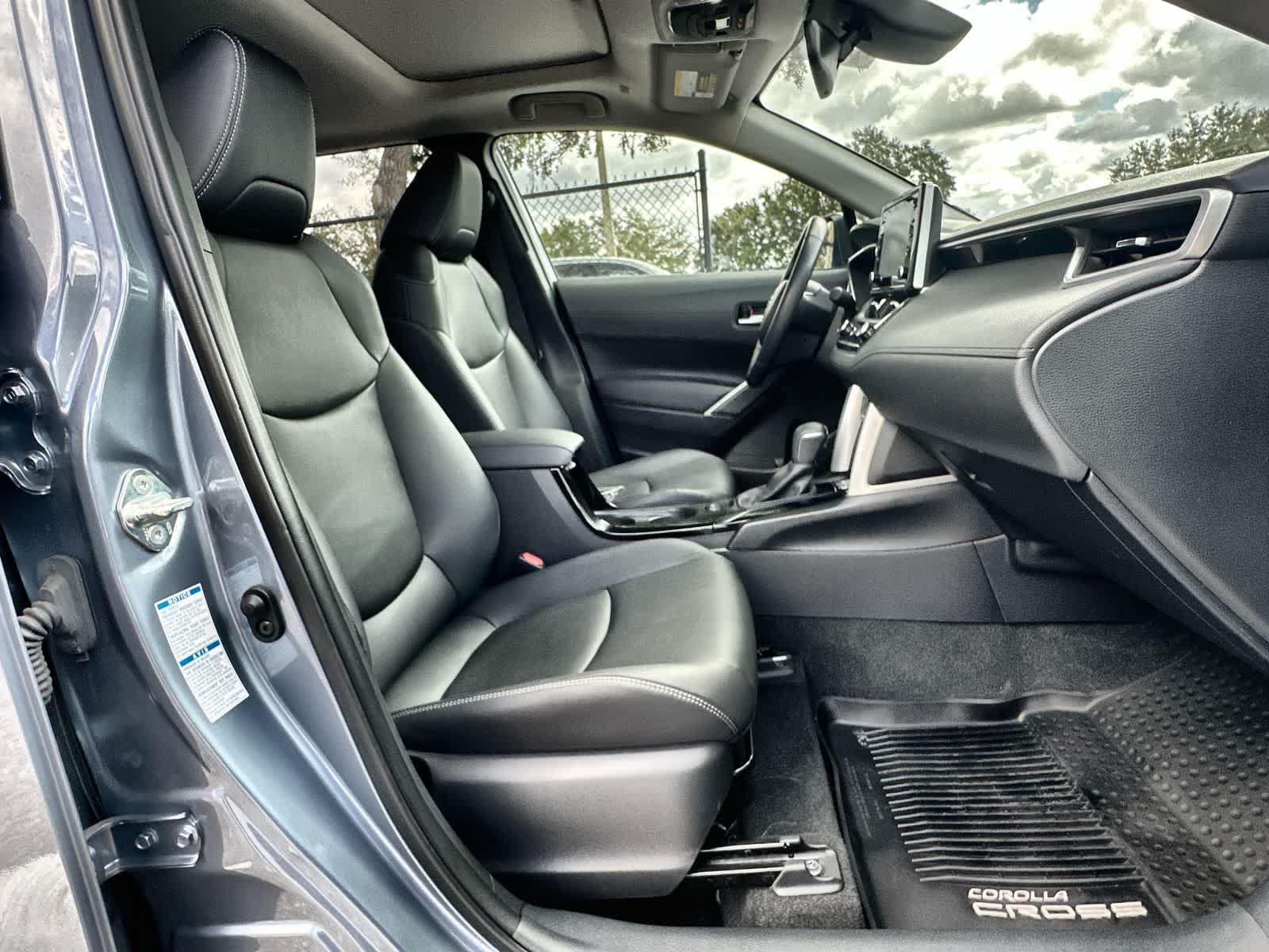 Thumbnail: 2022 Toyota Corolla Cross - 9