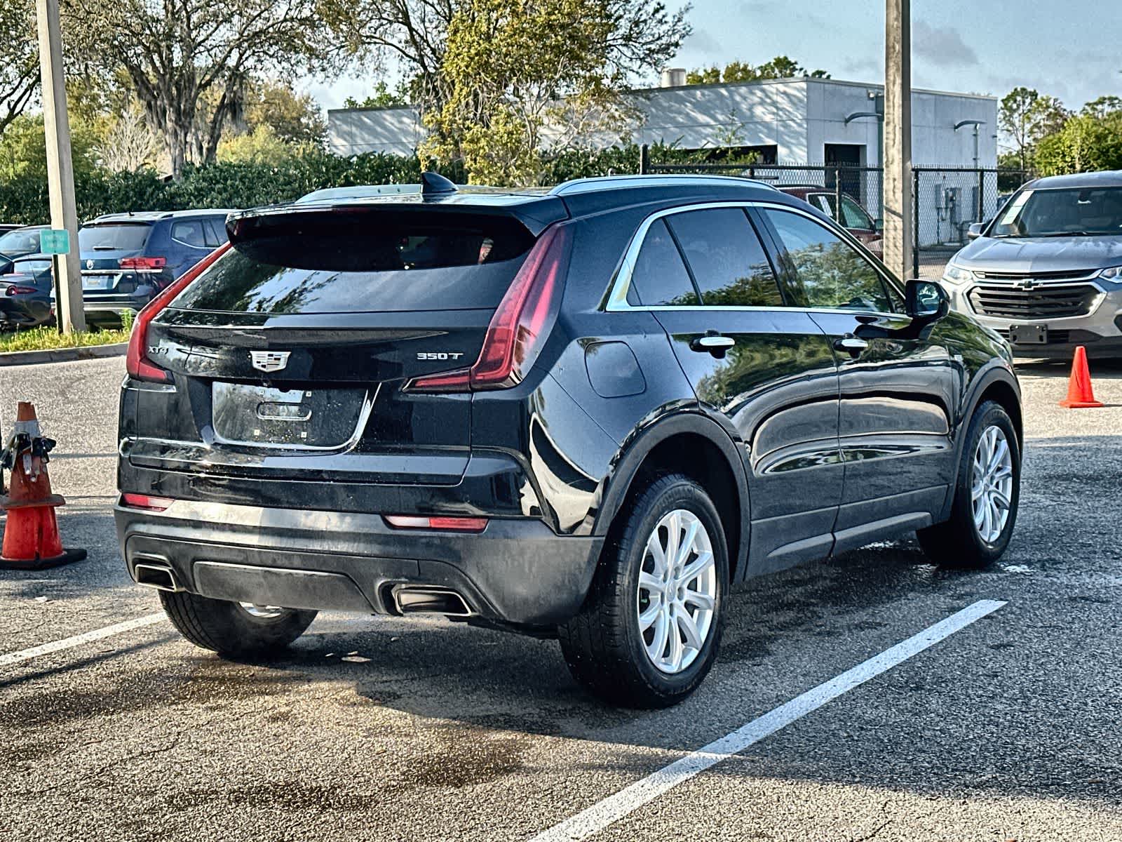 Thumbnail: 2022 Cadillac XT4 - 8