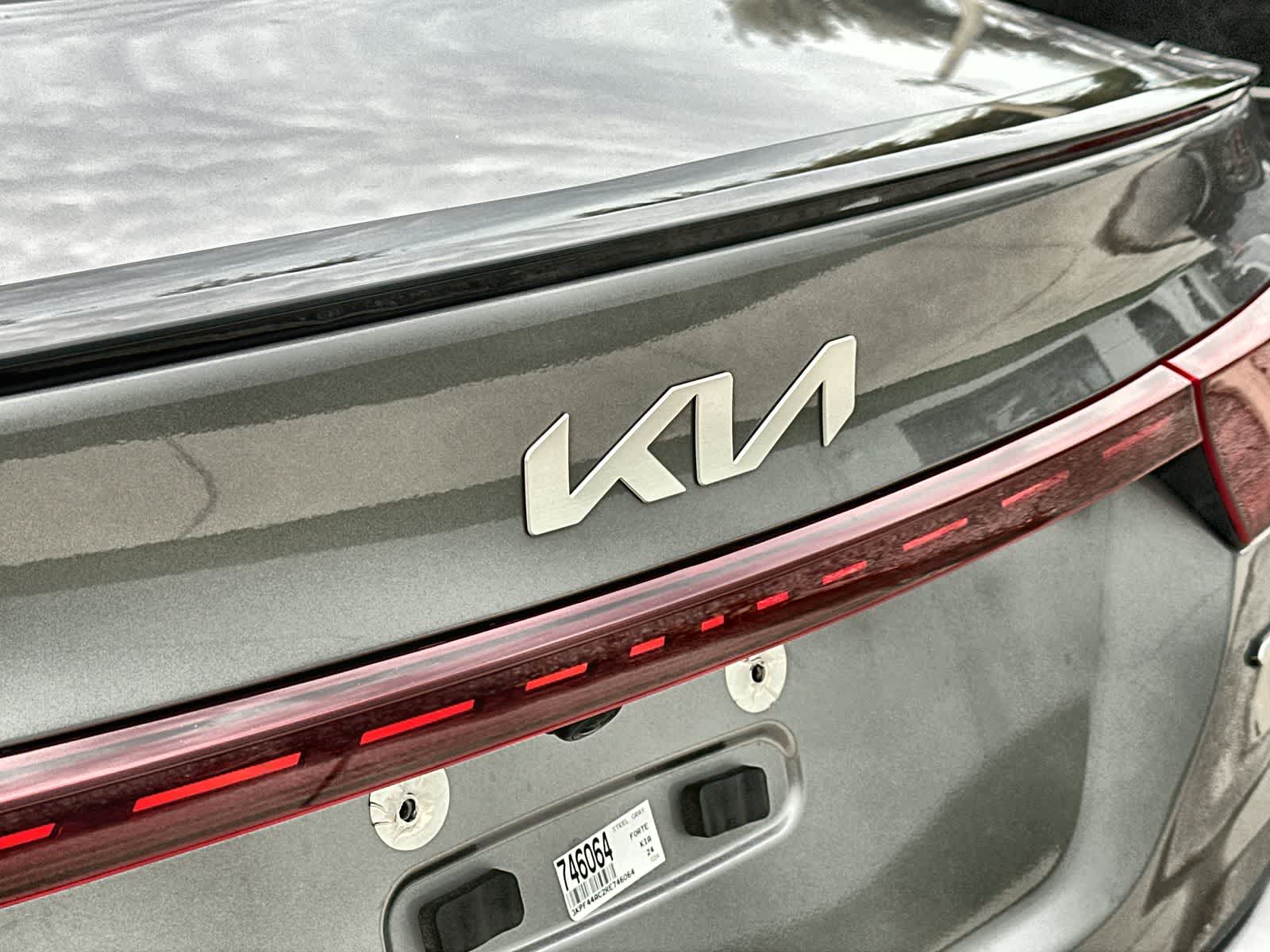 Thumbnail: 2024 Kia Forte - 16