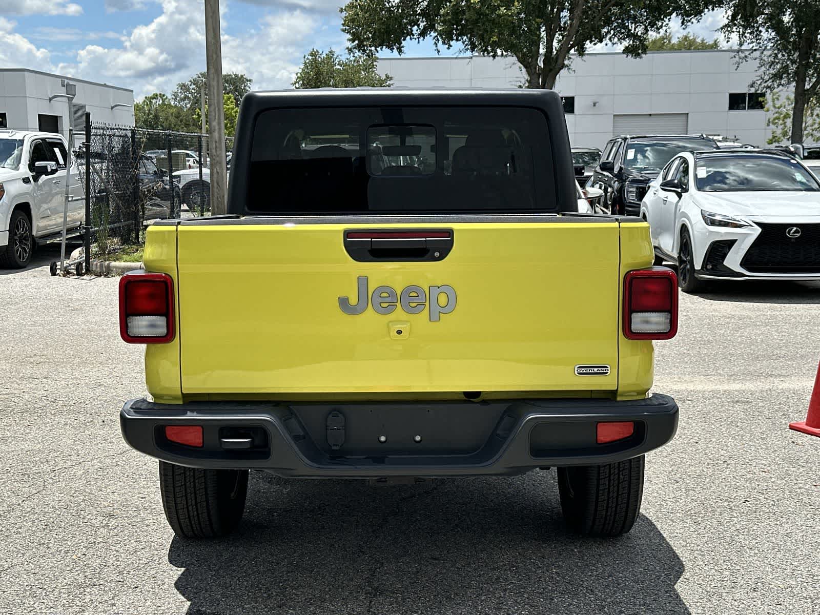 Thumbnail: 2023 Jeep Gladiator - 5