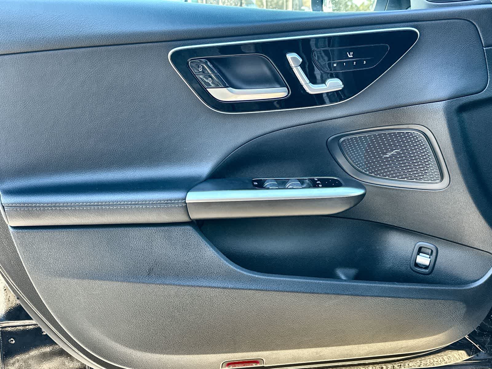 Thumbnail: 2025 Mercedes-Benz C-Class - 9