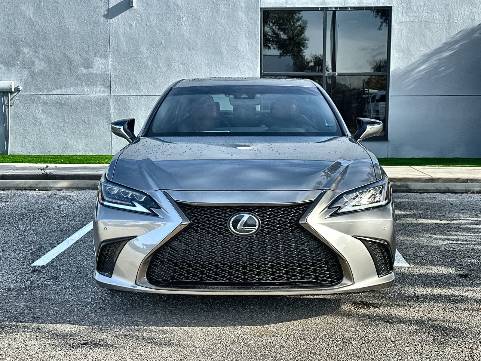 Thumbnail: 2020 Lexus ES - 6