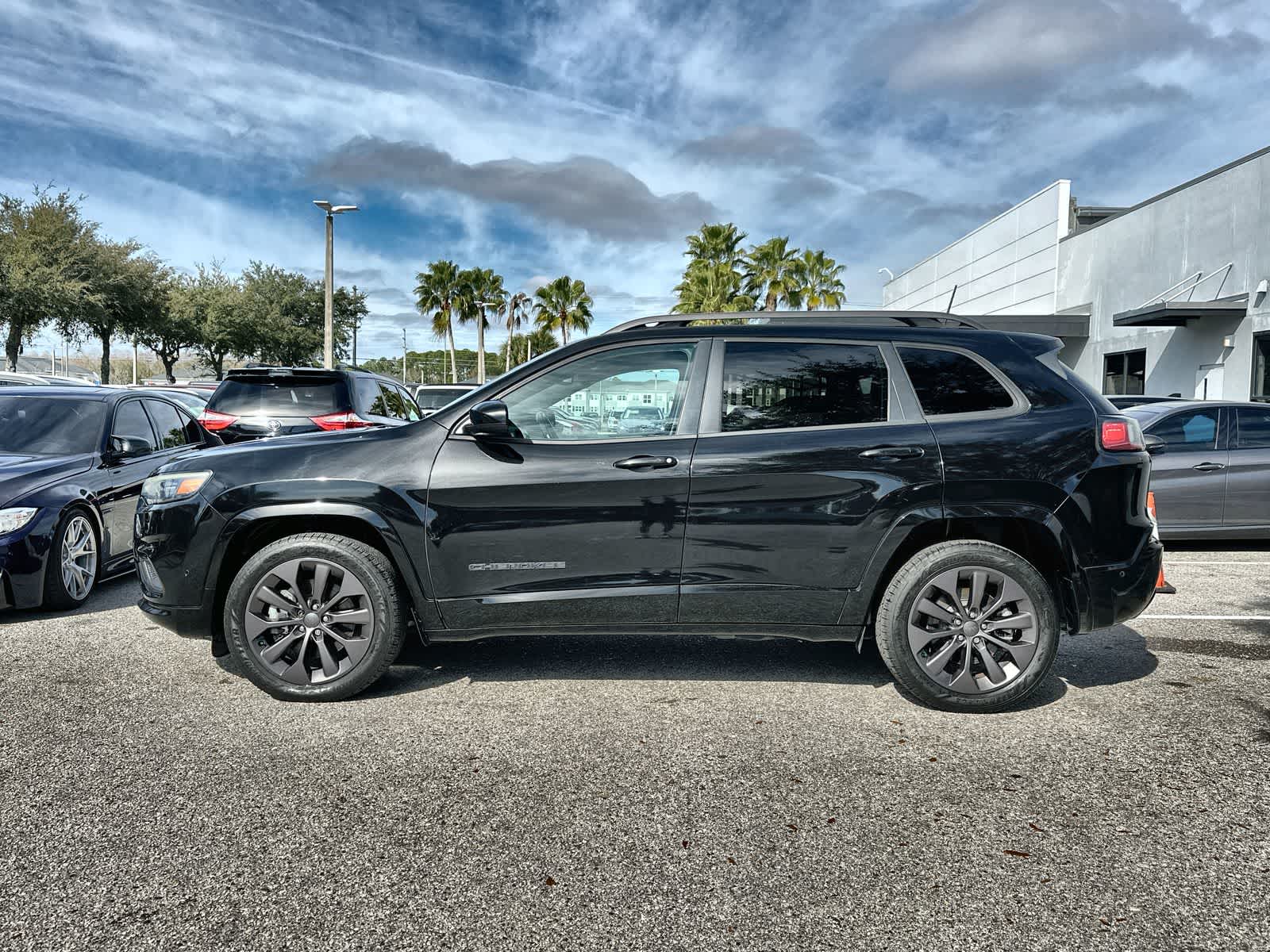 Thumbnail: 2019 Jeep Cherokee - 3