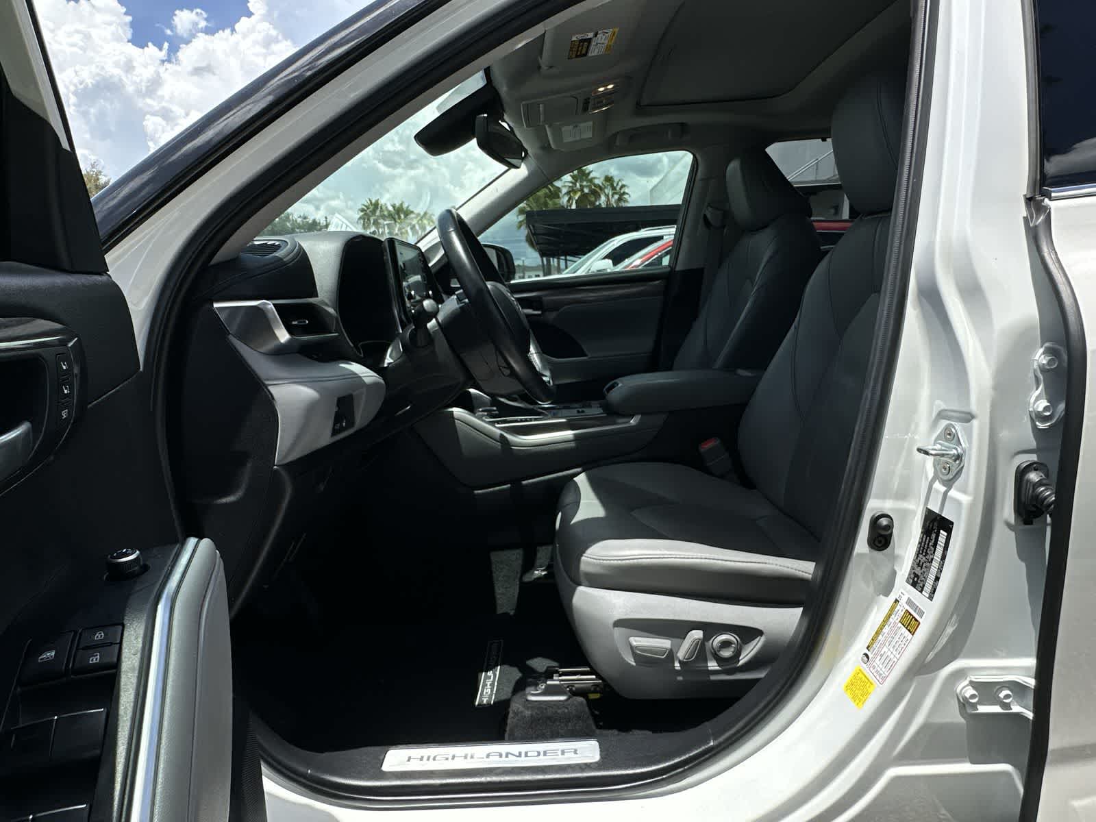 Thumbnail: 2021 Toyota Highlander - 2