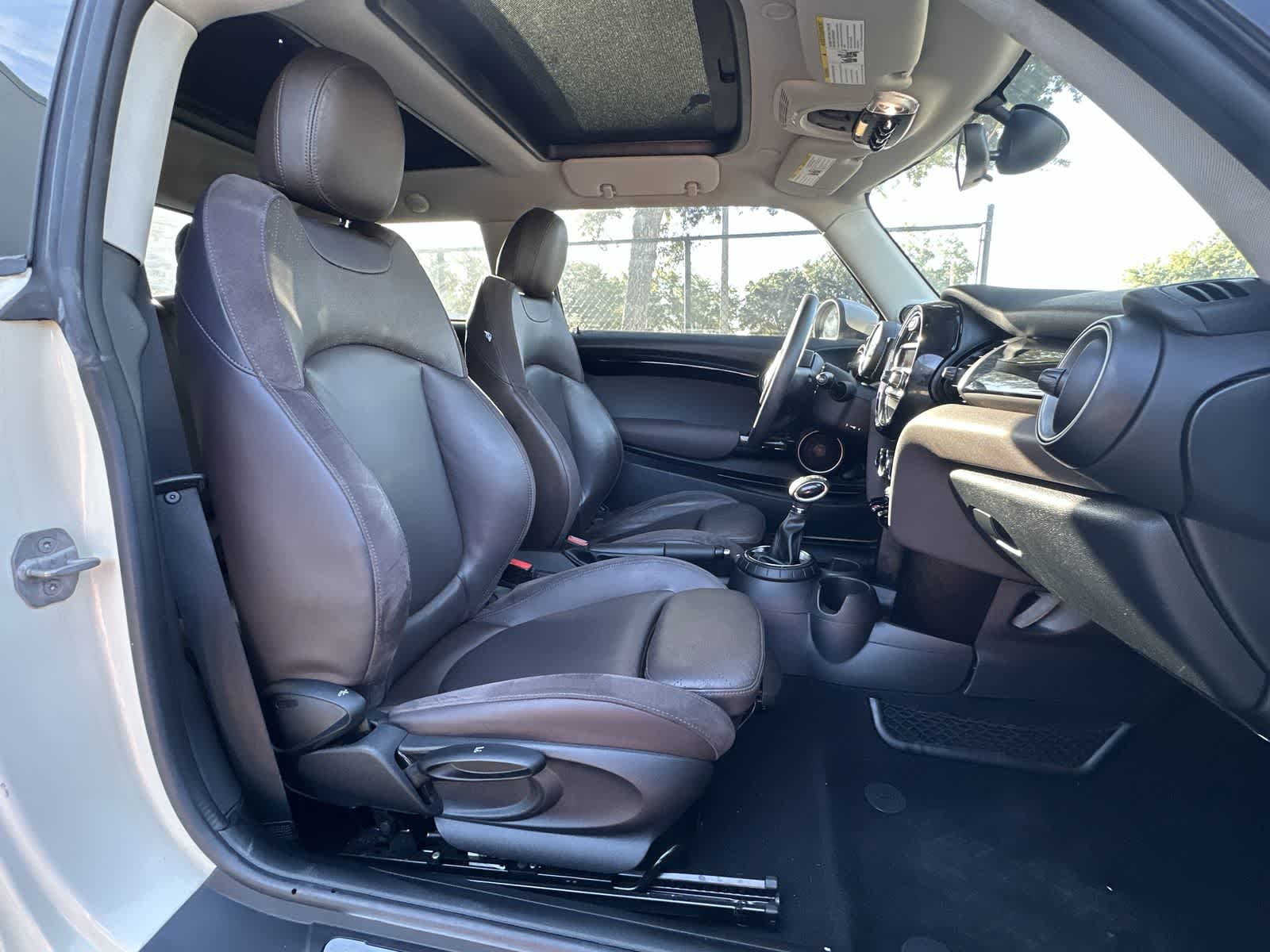 Thumbnail: 2014 MINI Cooper Hardtop - 9