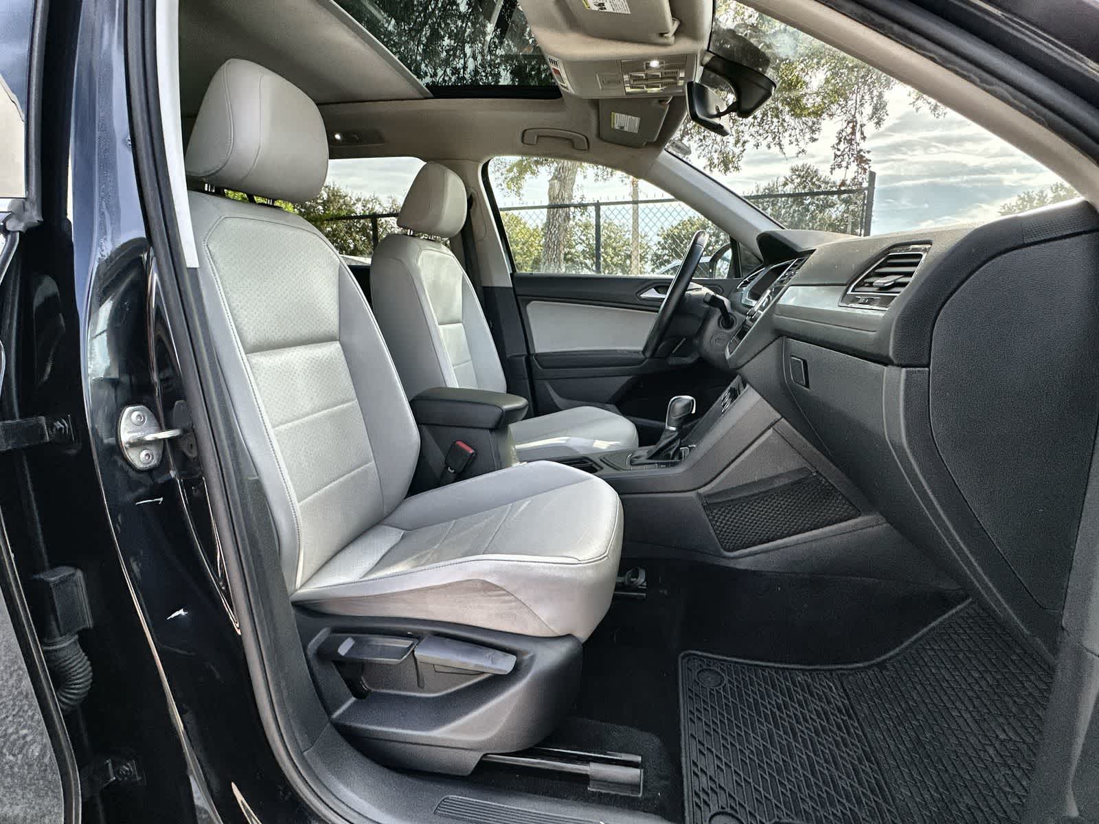 Thumbnail: 2019 Volkswagen Tiguan - 14