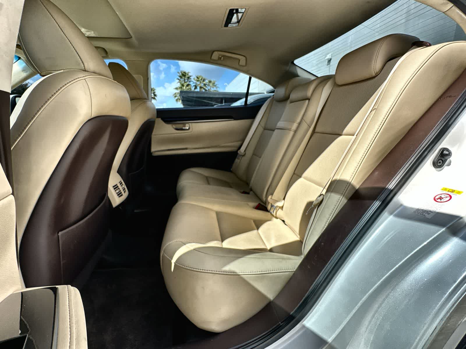 Thumbnail: 2018 Lexus ES - 4