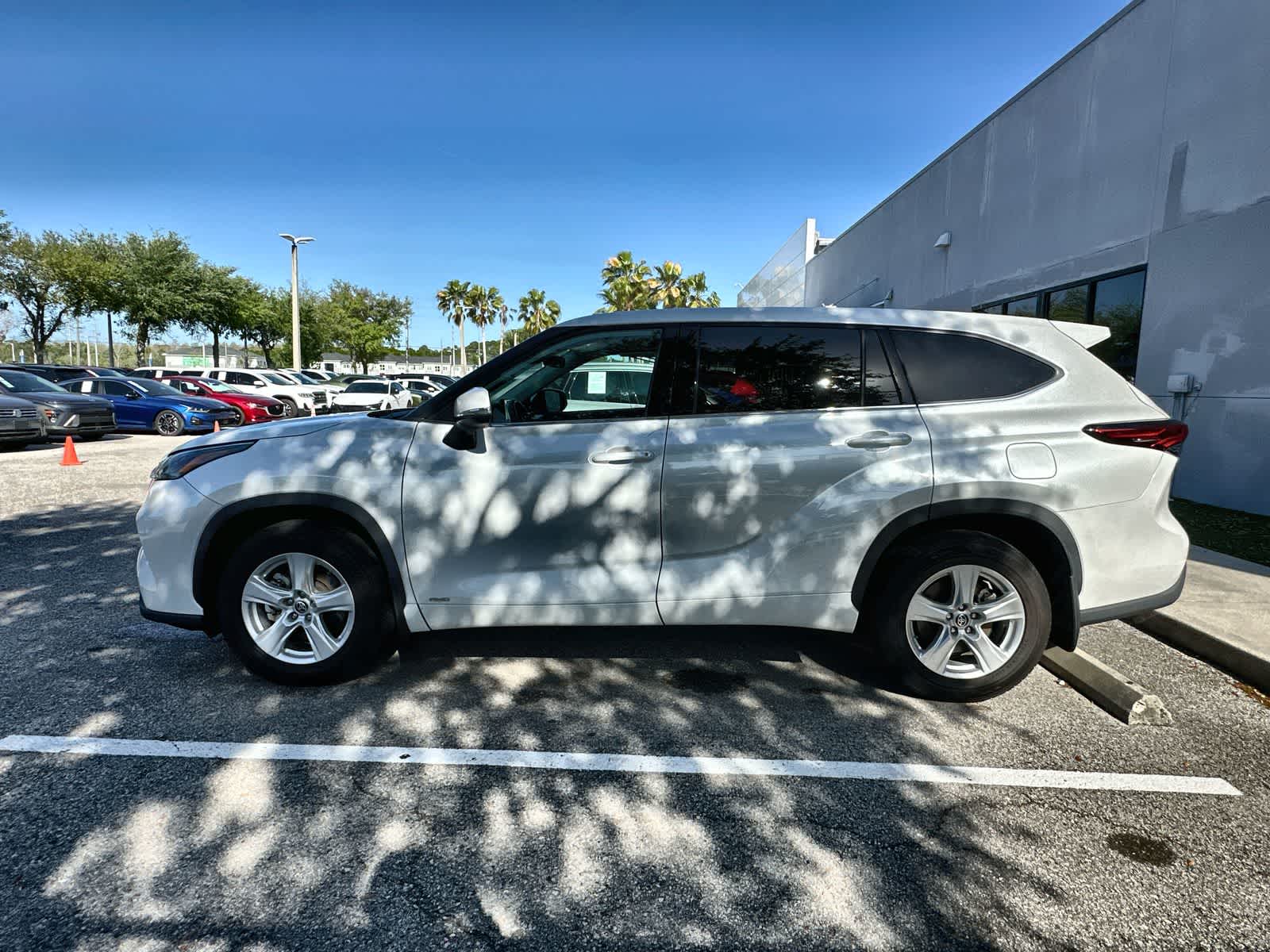 Thumbnail: 2022 Toyota Highlander - 4