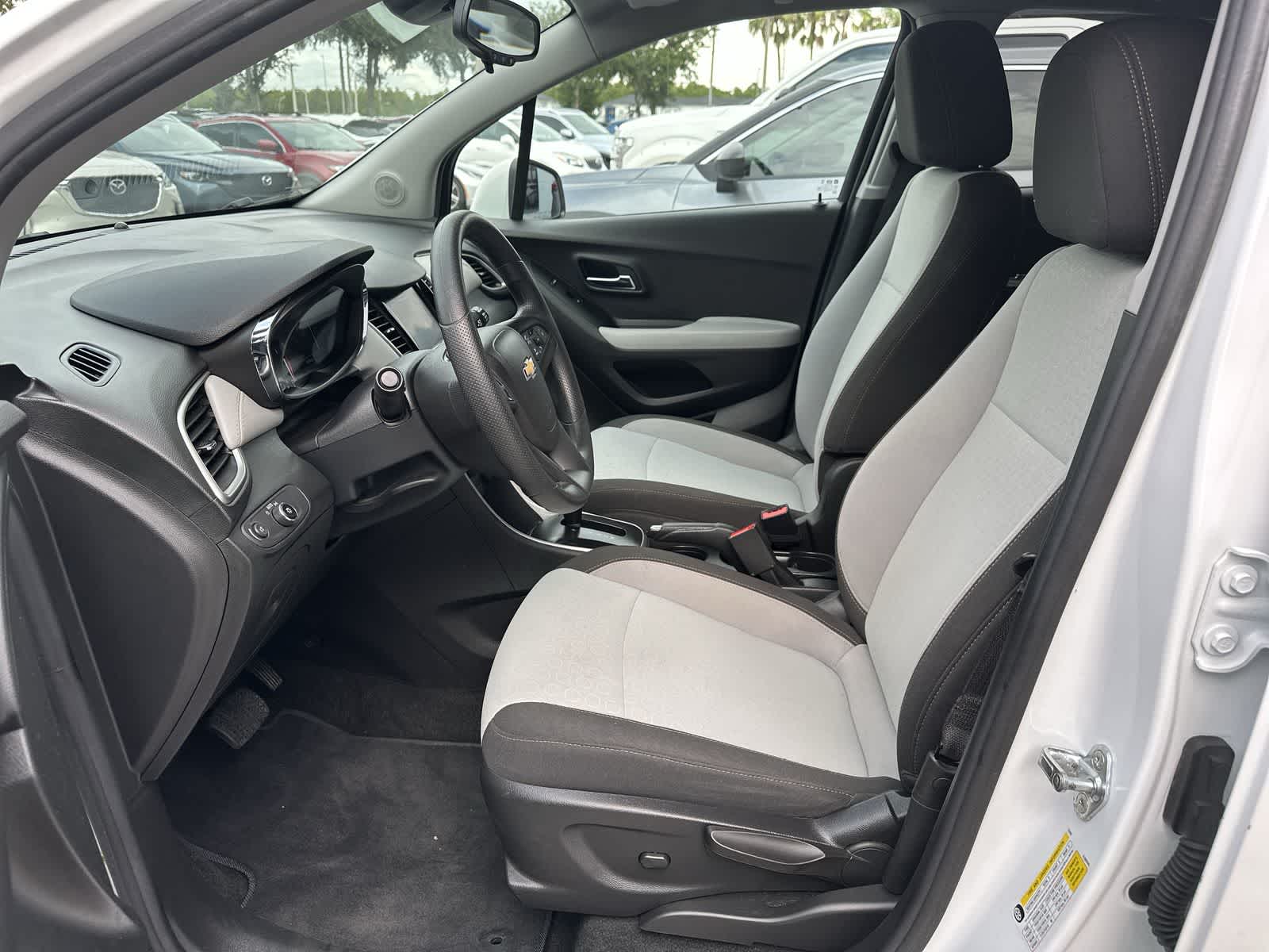 2021 Chevrolet Trax LS 11