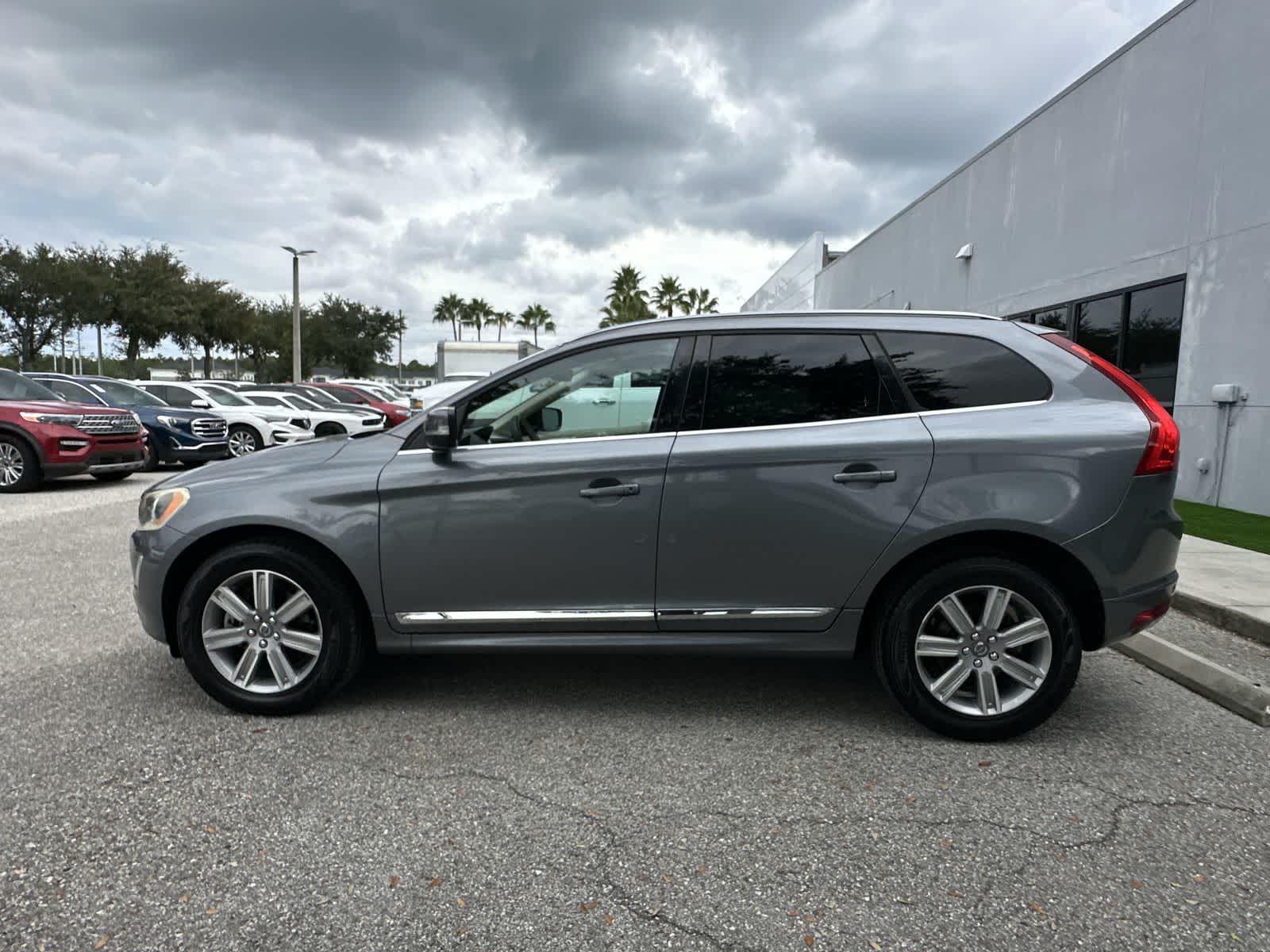 Thumbnail: 2016 Volvo XC60 - 3