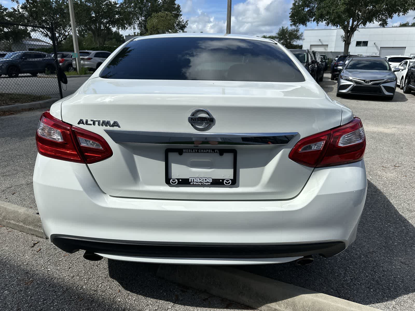 Thumbnail: 2017 Nissan Altima - 5