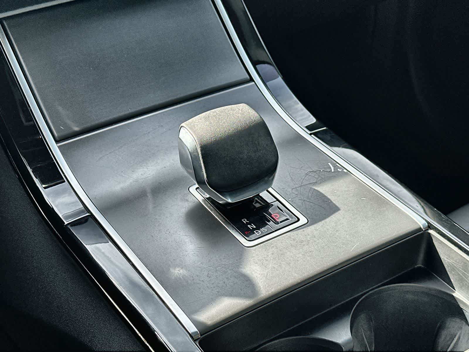 Thumbnail: 2025 Land Rover Range Rover Velar - 17