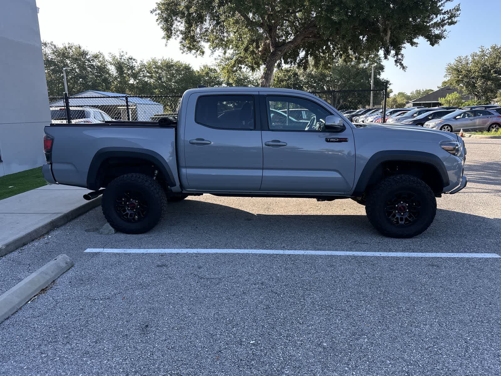 Thumbnail: 2017 Toyota Tacoma - 10