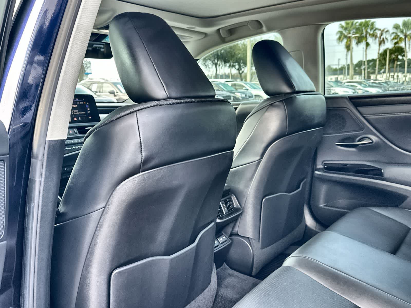 Thumbnail: 2022 Lexus ES - 12