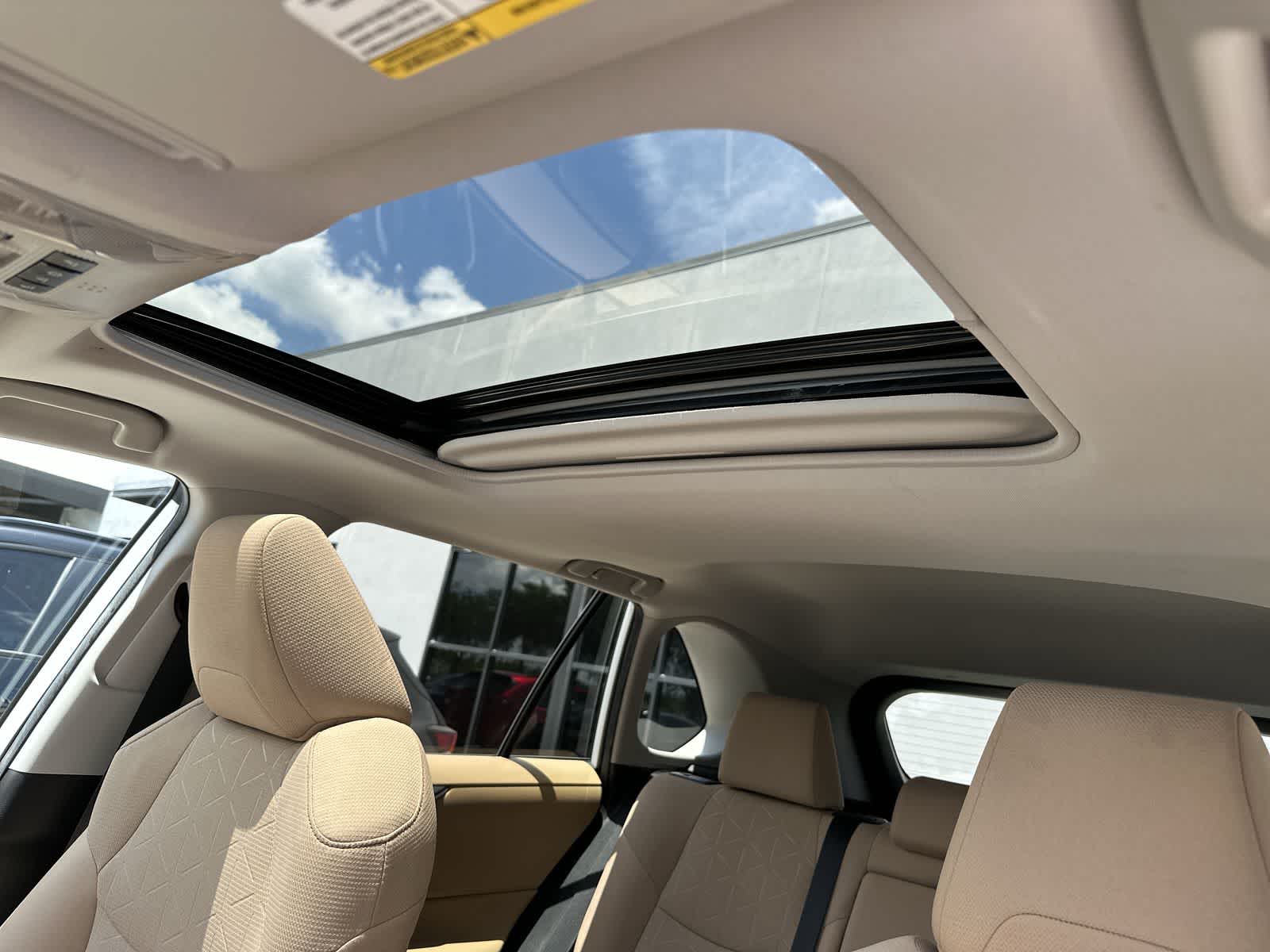 Thumbnail: 2019 Toyota RAV4 - 28