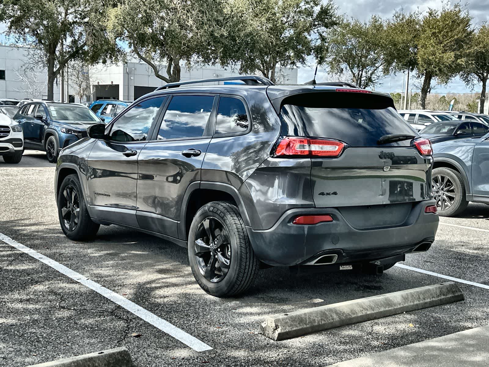 Thumbnail: 2016 Jeep Cherokee - 6