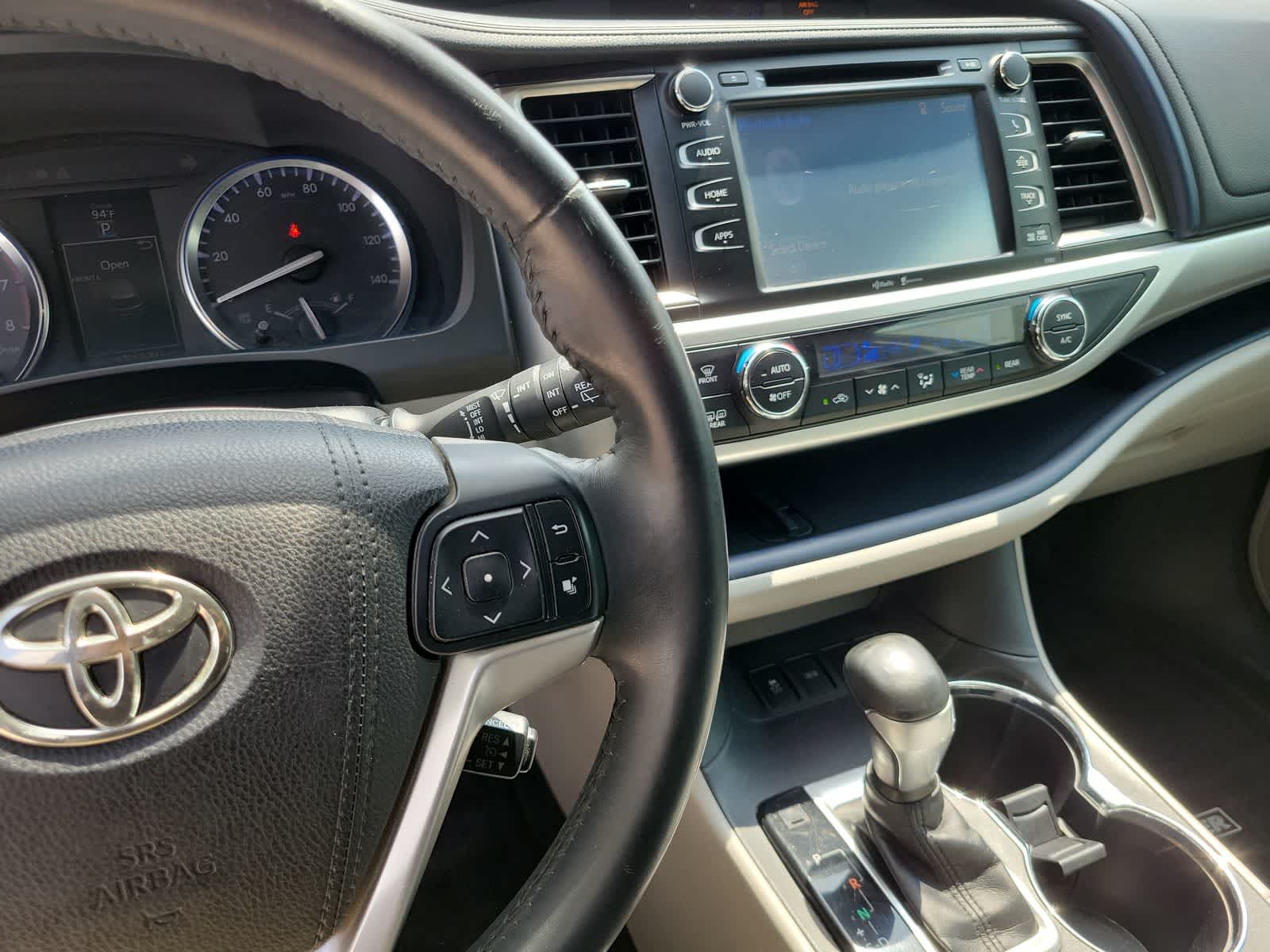 Thumbnail: 2015 Toyota Highlander - 23