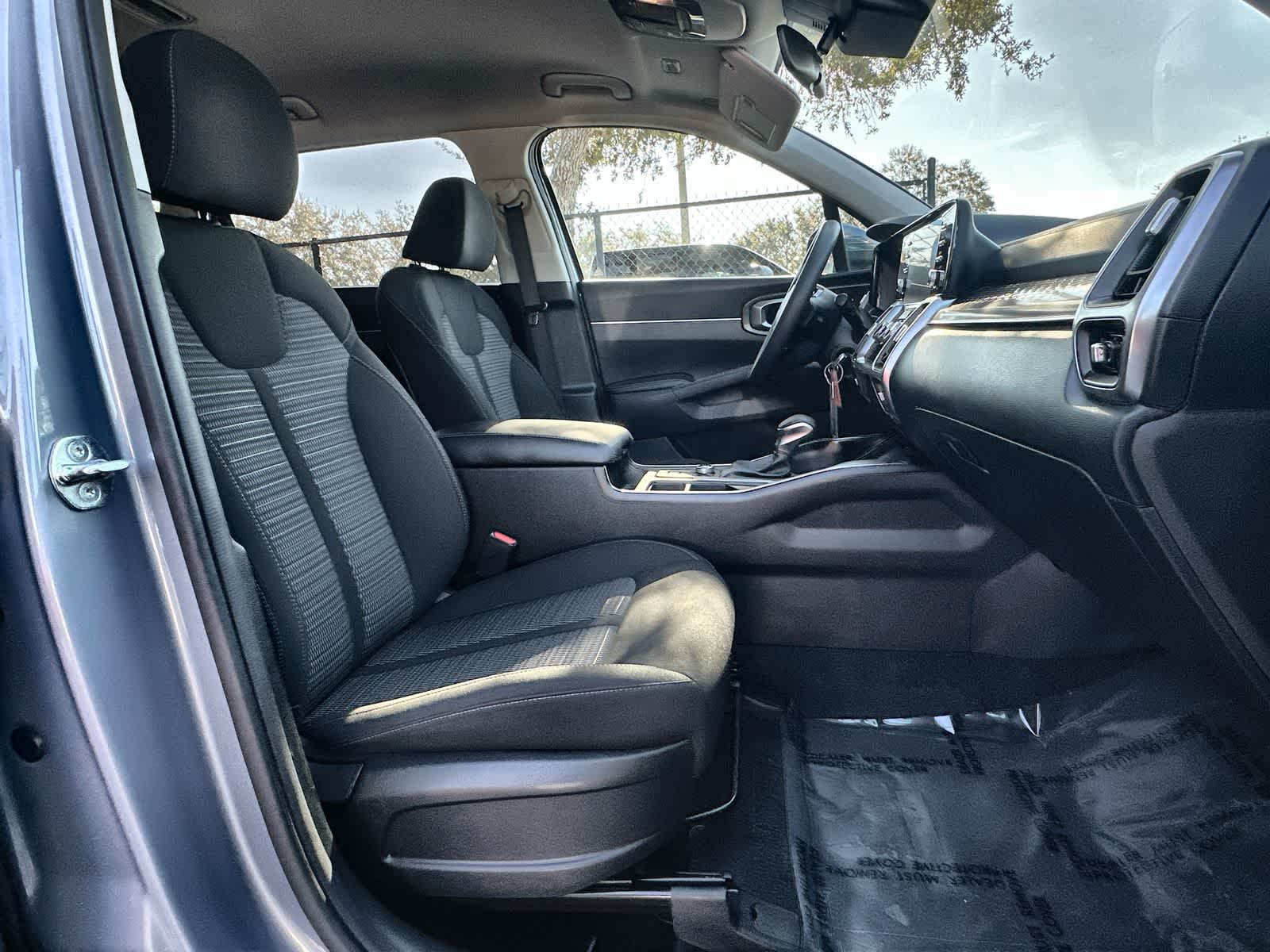 Thumbnail: 2023 Kia Sorento - 9