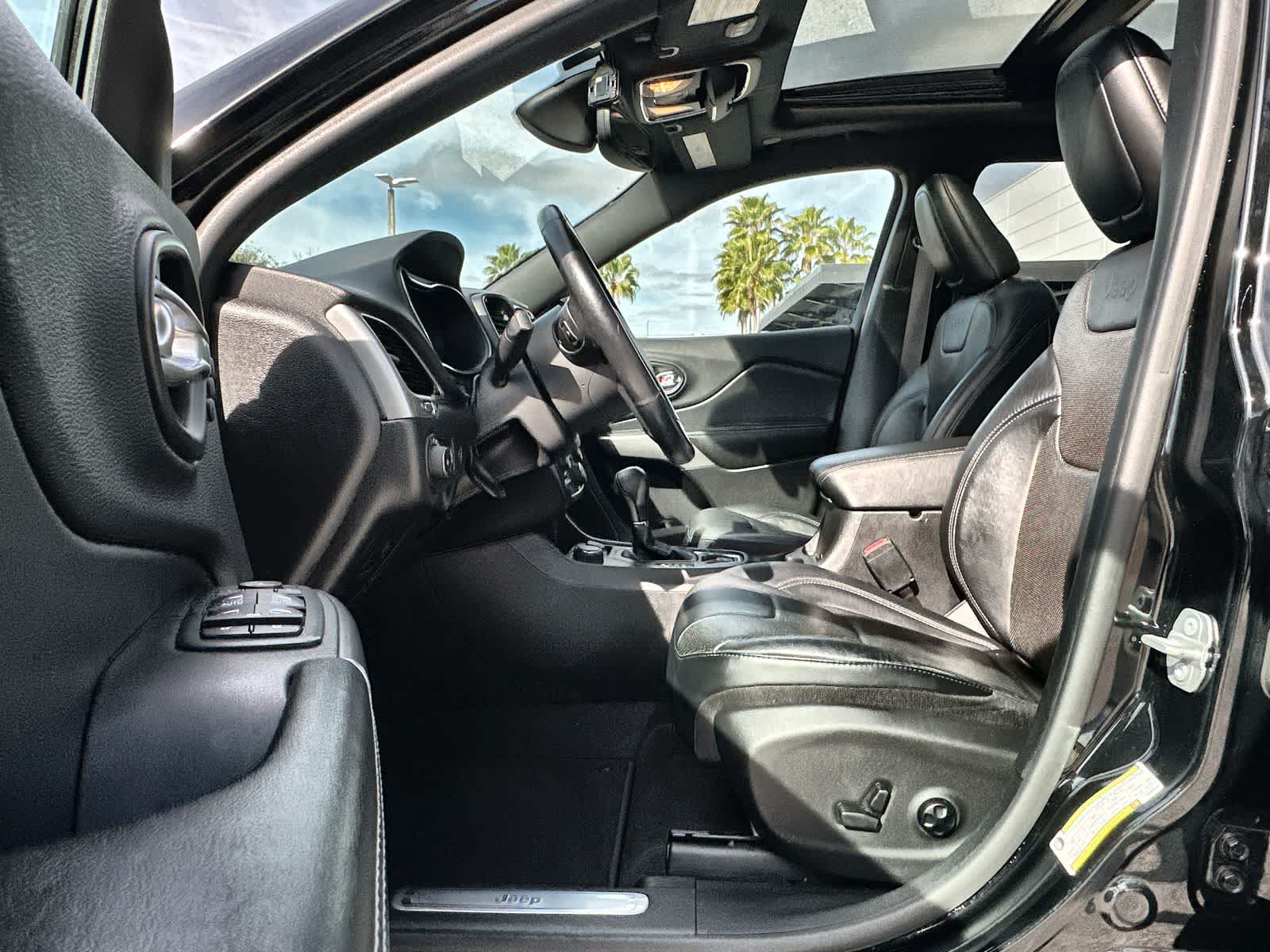 Thumbnail: 2019 Jeep Cherokee - 2