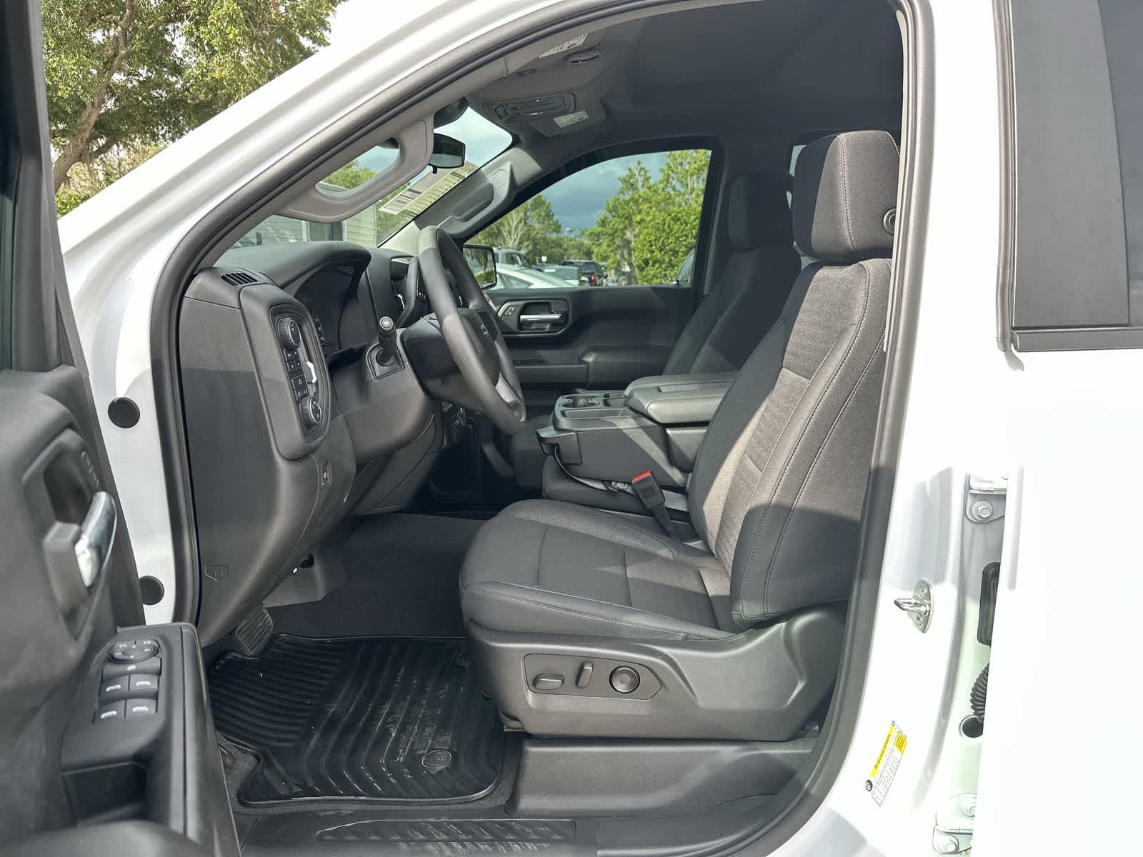 2024 Chevrolet Silverado 1500 Custom Trail Boss 2