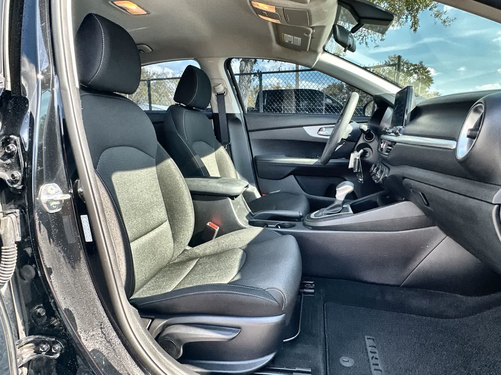 Thumbnail: 2023 Kia Forte - 9