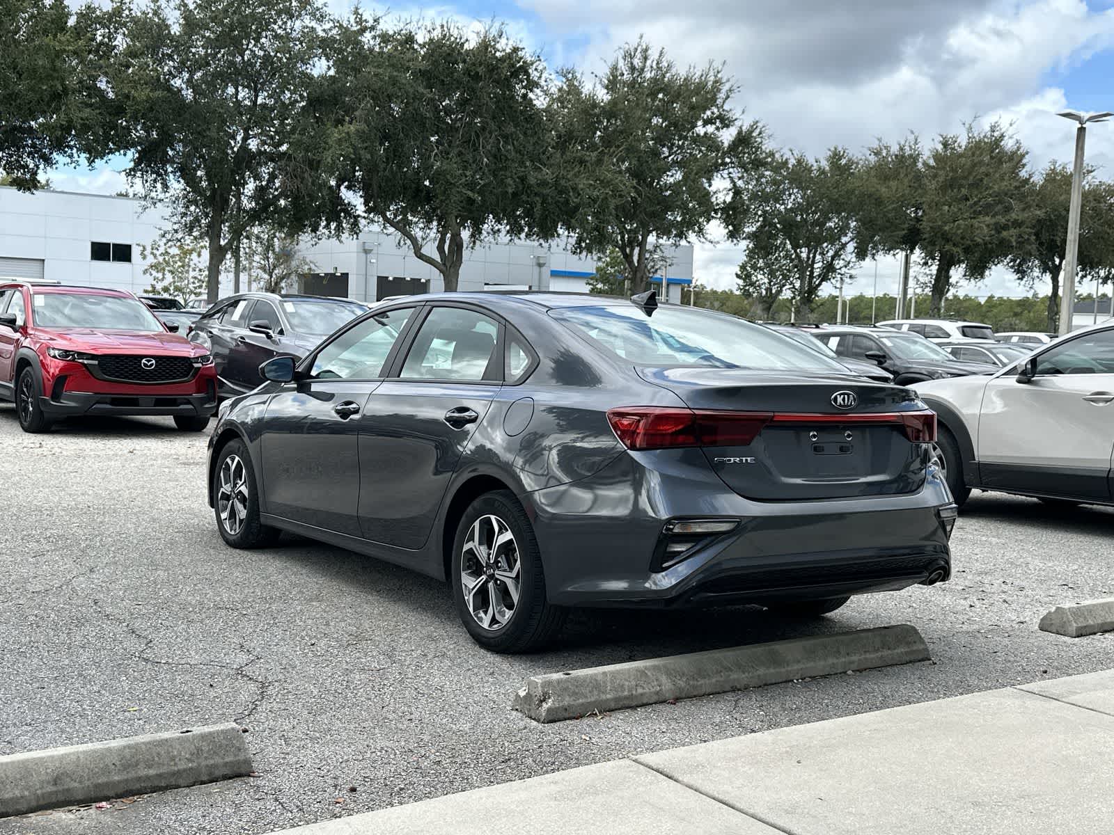 Thumbnail: 2020 Kia Forte - 4