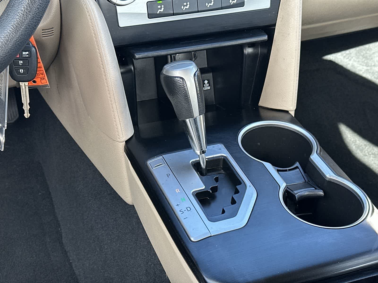 Thumbnail: 2014 Toyota Camry - 16