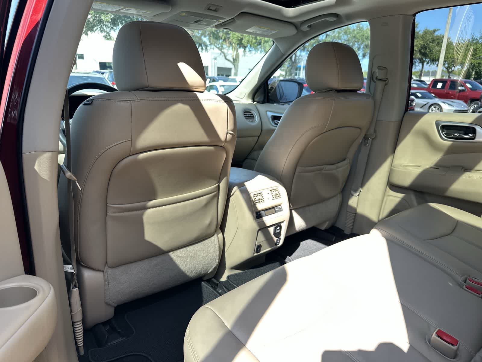 Thumbnail: 2017 Nissan Pathfinder - 12