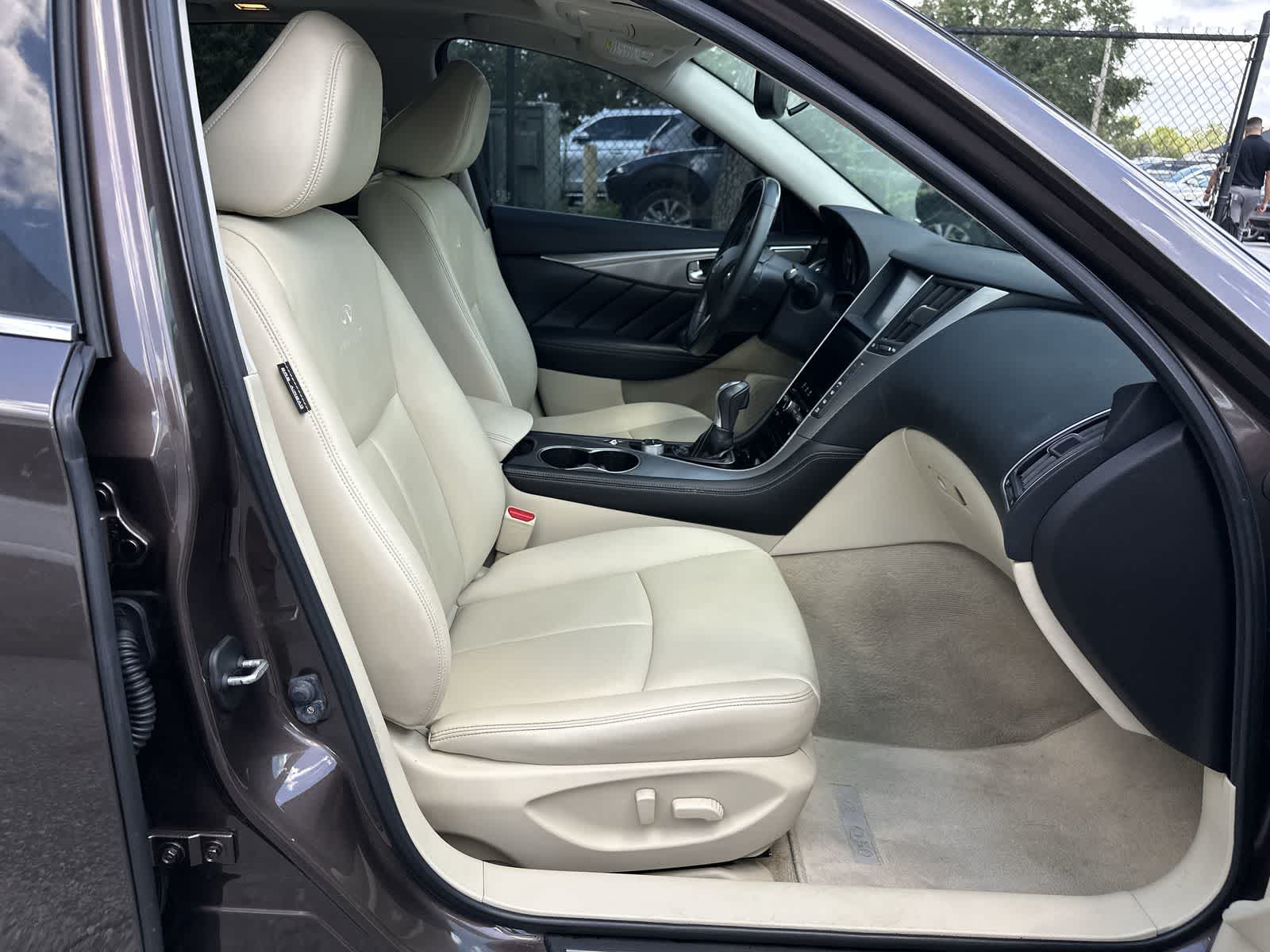 Thumbnail: 2014 INFINITI Q50 - 14