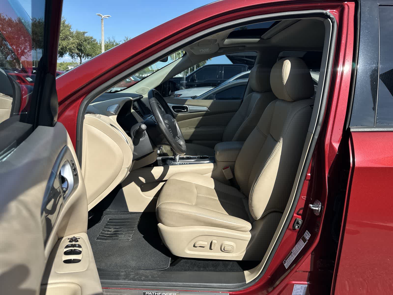 Thumbnail: 2017 Nissan Pathfinder - 2