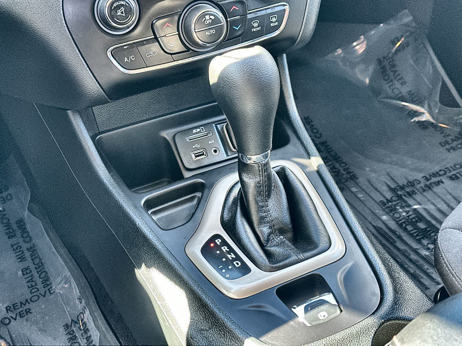 Thumbnail: 2016 Jeep Cherokee - 24