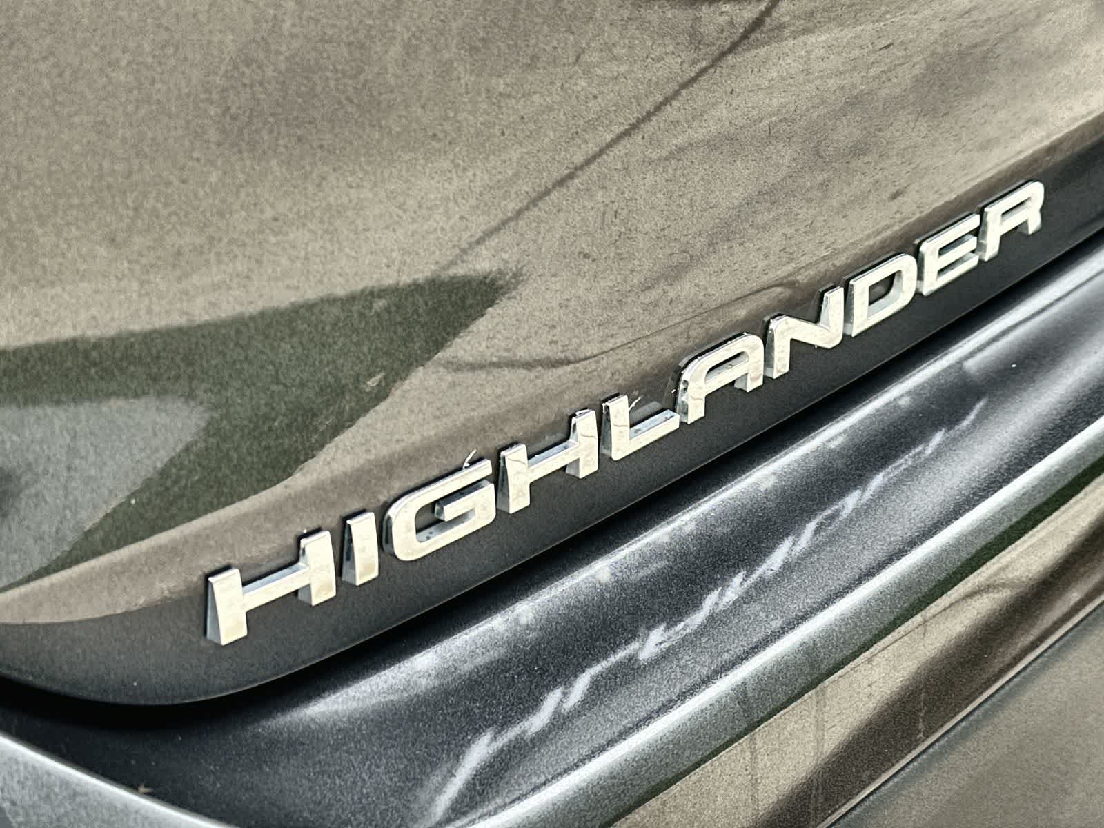 Thumbnail: 2023 Toyota Highlander - 6