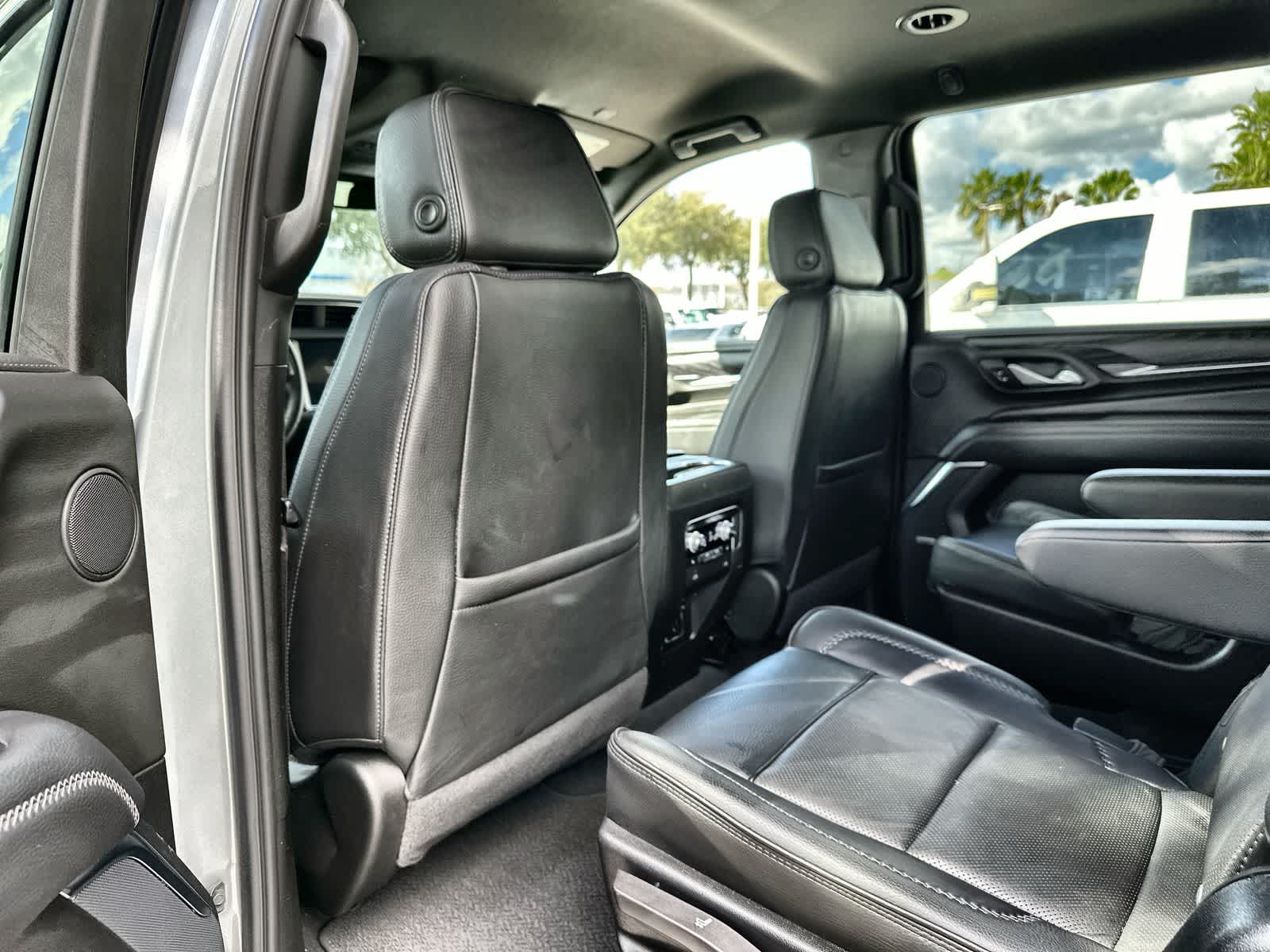 Thumbnail: 2024 GMC Yukon XL - 12