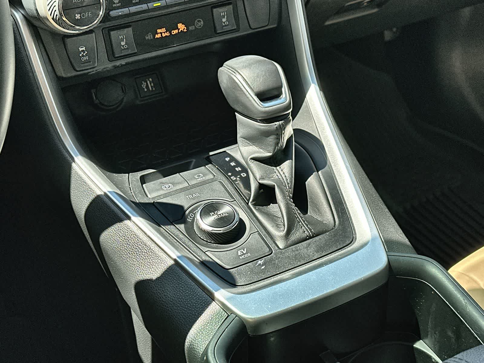 Thumbnail: 2023 Toyota RAV4 - 23
