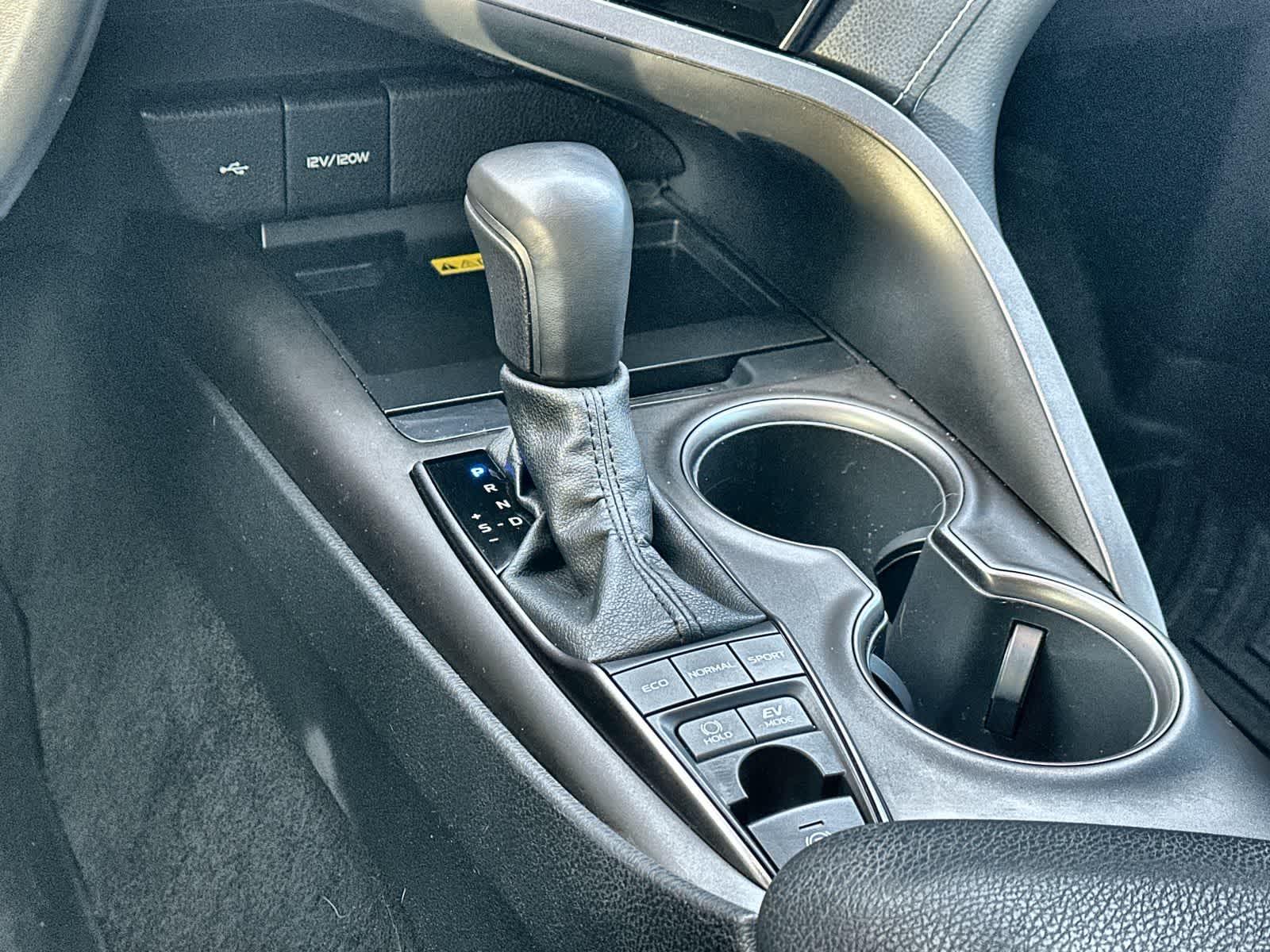 Thumbnail: 2022 Toyota Camry - 23