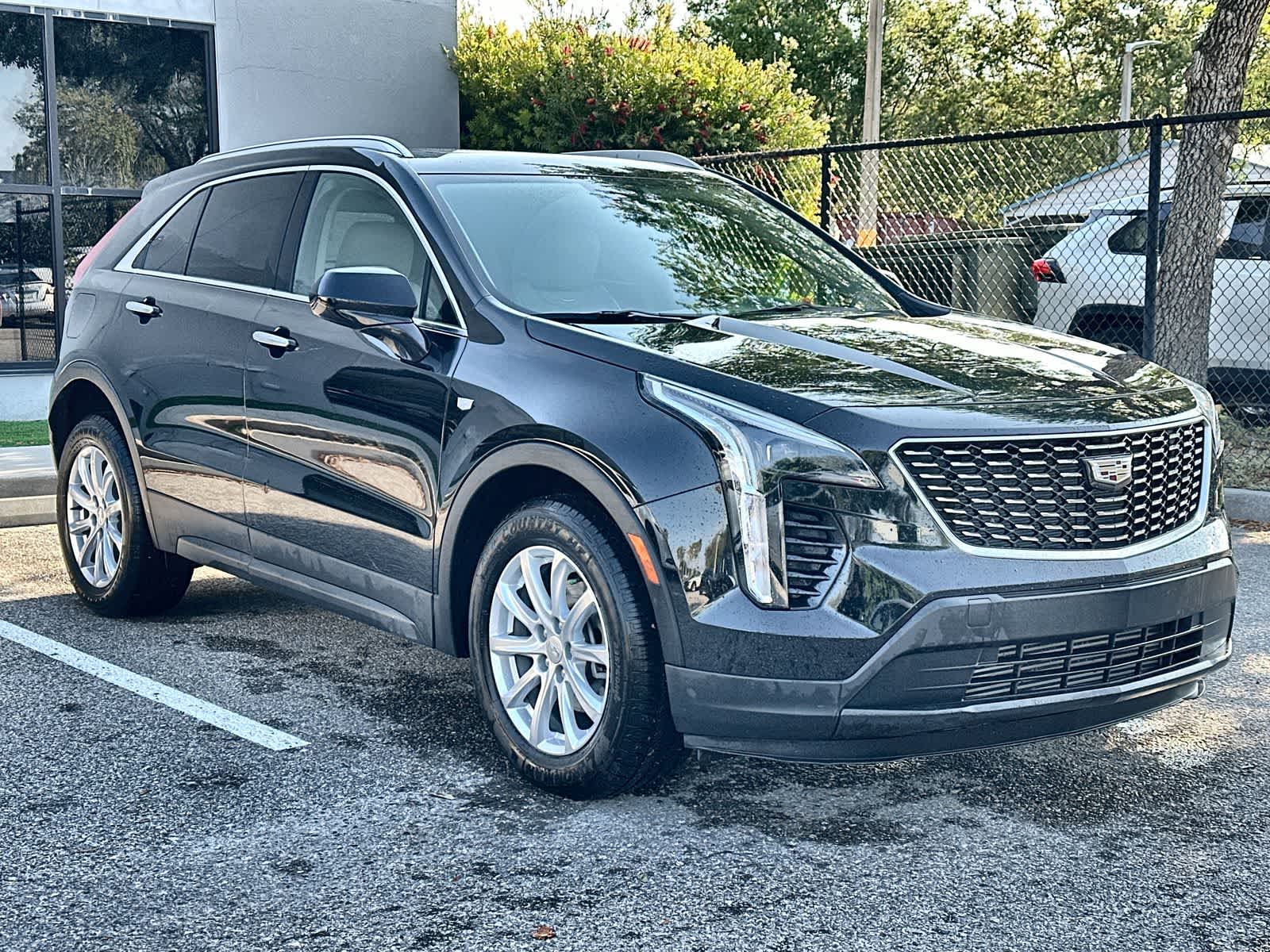 Thumbnail: 2022 Cadillac XT4 - 11