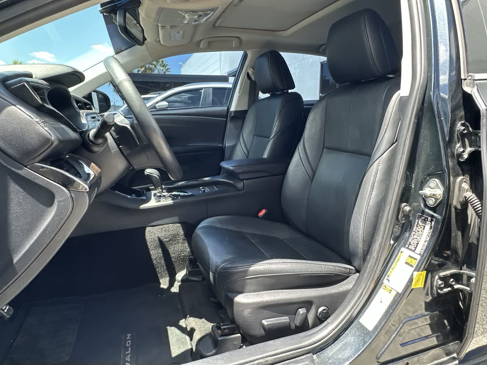 Thumbnail: 2015 Toyota Avalon - 9