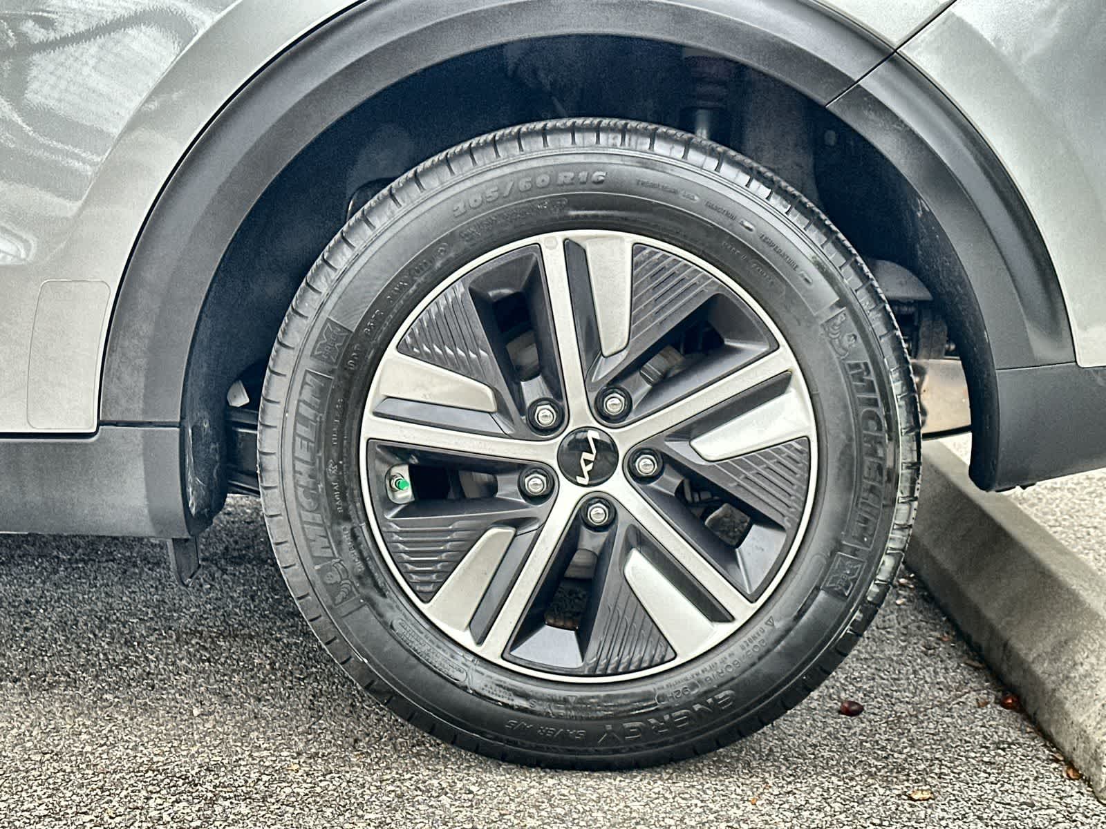 Thumbnail: 2022 Kia Niro - 8