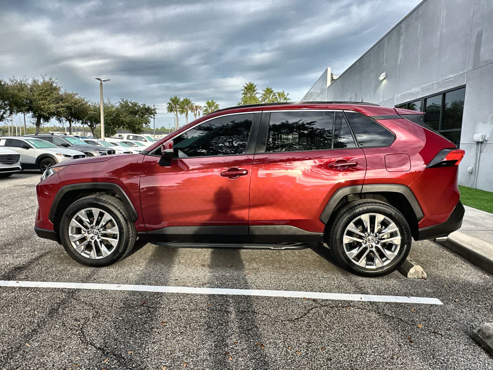 Thumbnail: 2020 Toyota RAV4 - 3