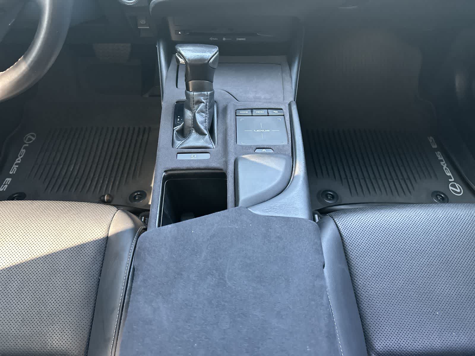 Thumbnail: 2022 Lexus ES - 19
