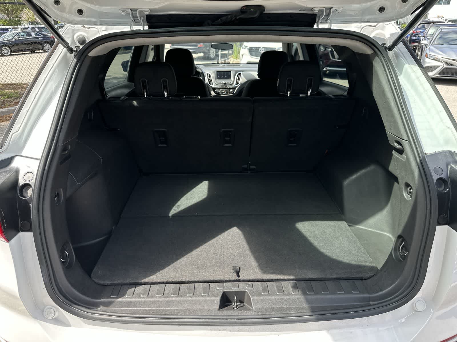 2020 Chevrolet Equinox LS 19