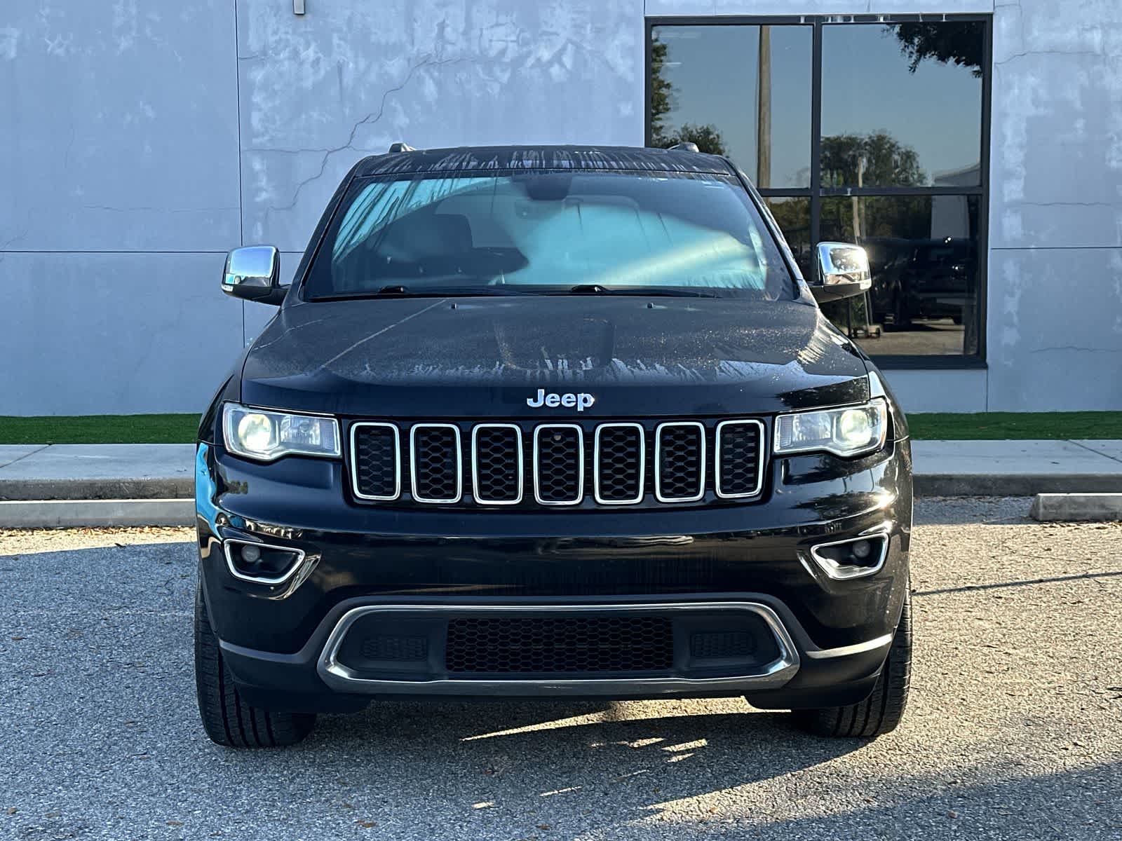 Thumbnail: 2017 Jeep Grand Cherokee - 6