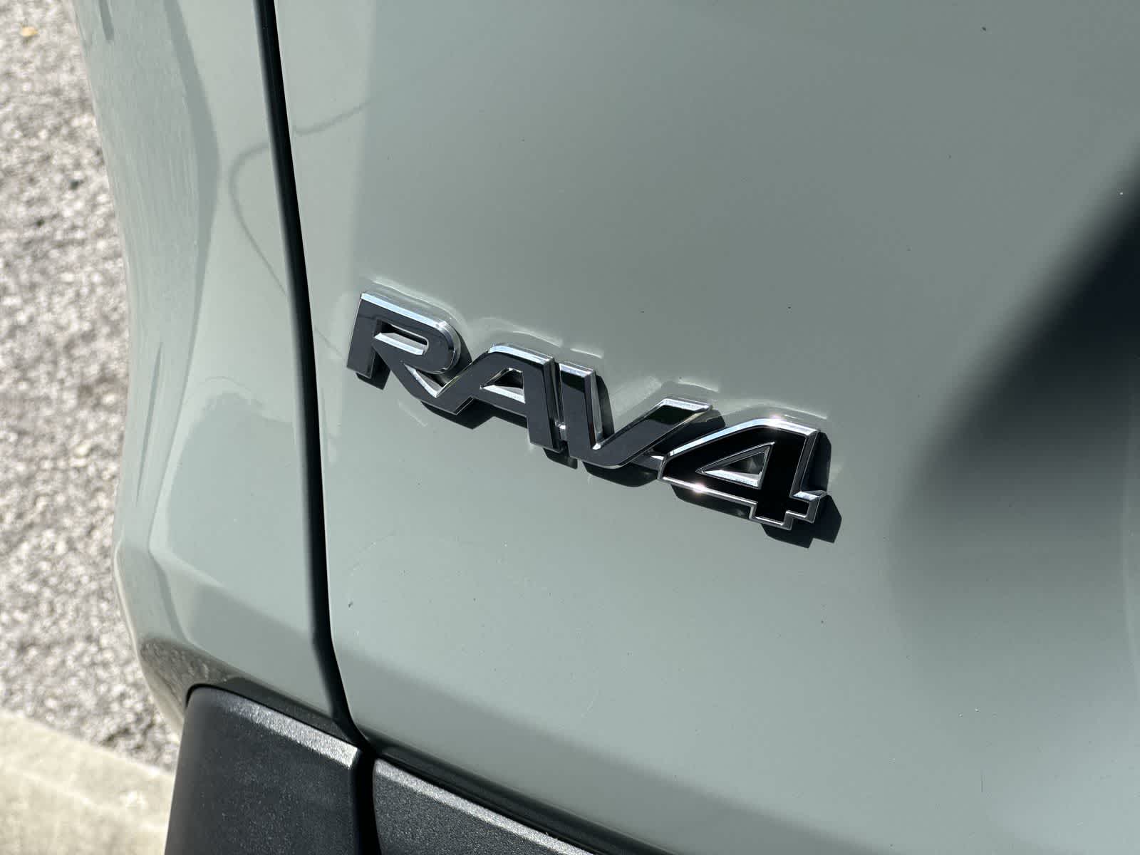 Thumbnail: 2022 Toyota RAV4 - 7
