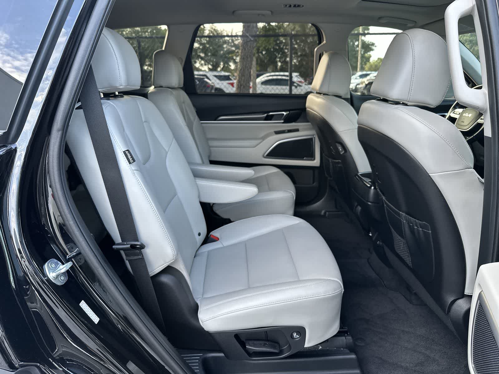 Thumbnail: 2024 Kia Telluride - 18