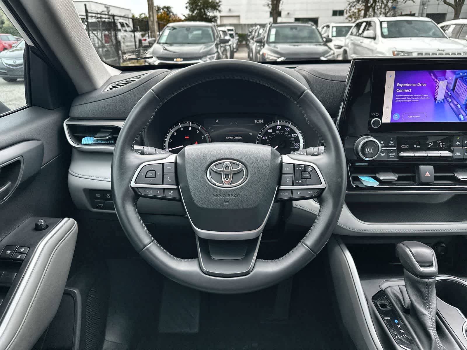 Thumbnail: 2023 Toyota Highlander - 14