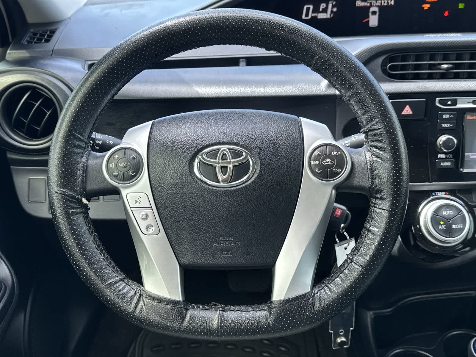 Thumbnail: 2015 Toyota Prius c - 14