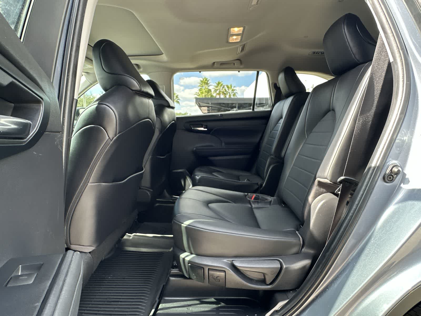 Thumbnail: 2022 Toyota Highlander - 13